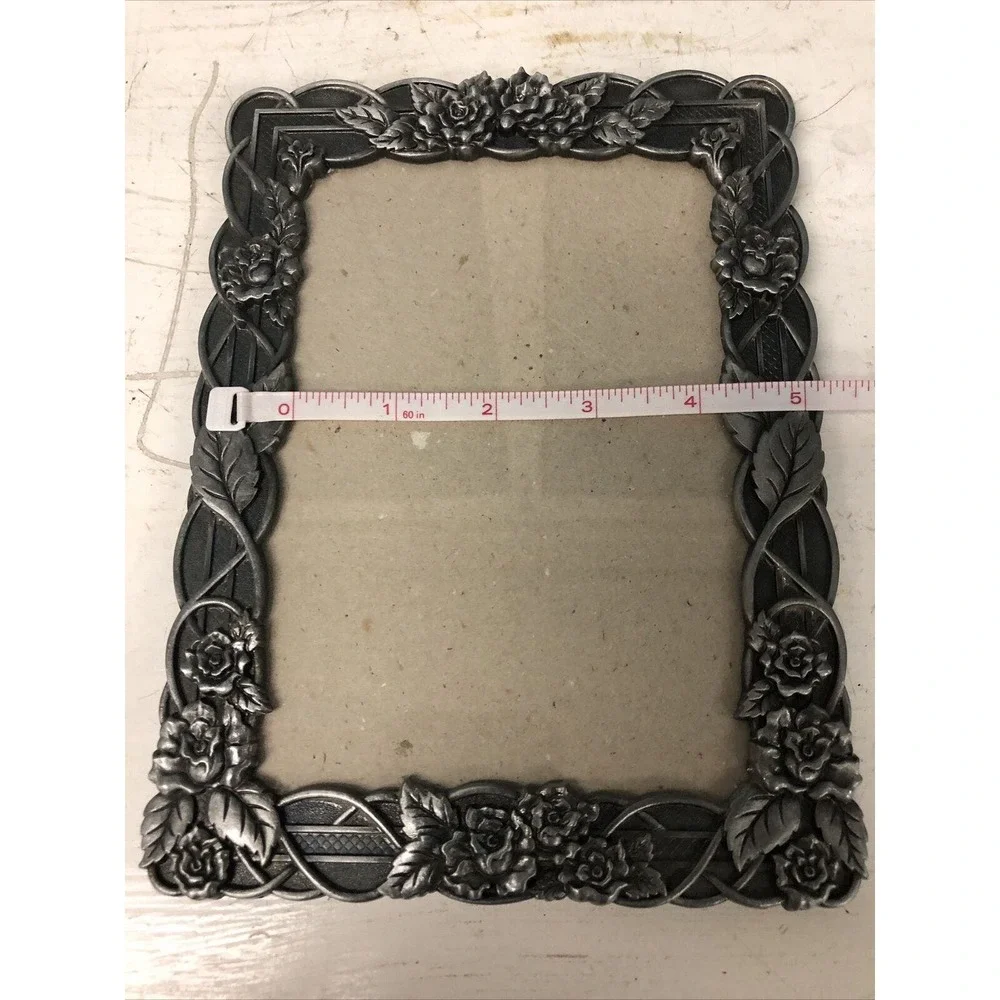 Metal Roses Flower‎ Picture Frame. Glass Cover Pewter 4.5” x 6.5” Valentines Day